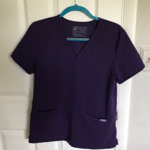 Figs brand new 2 pocket scrub top- small, purple